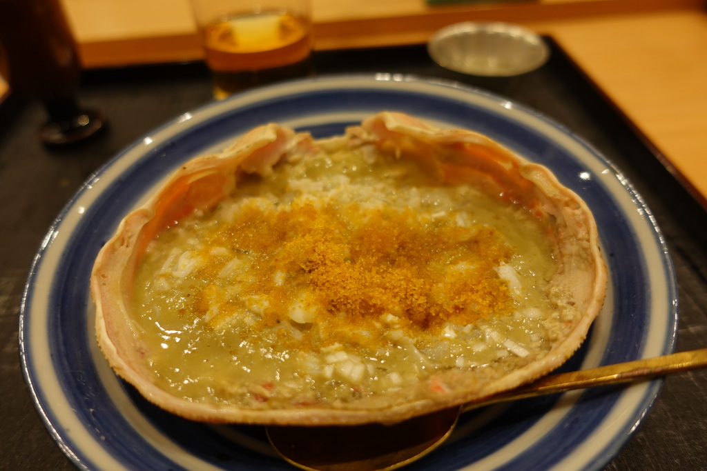 蟹味噌加入飯糰,再撒上超多的自製烏魚子,超級享受