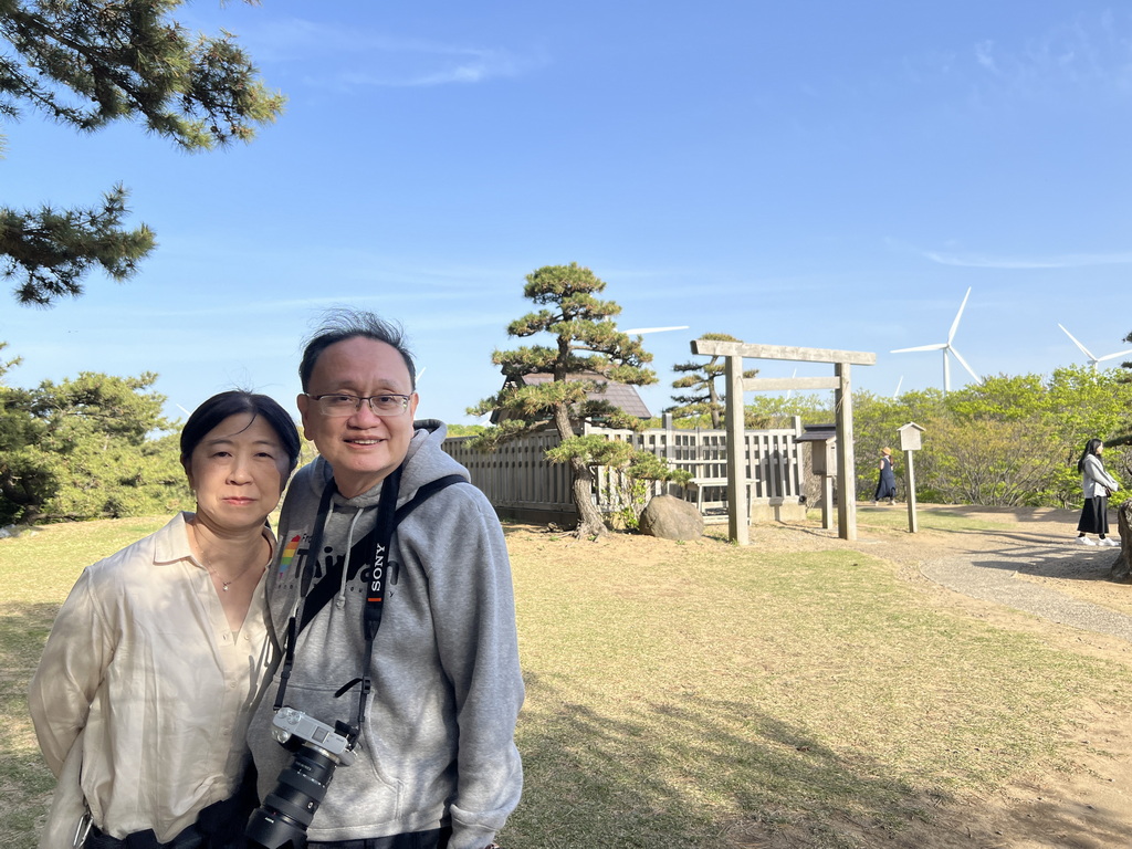 高山稻荷神社的最高處,瀕臨日本海