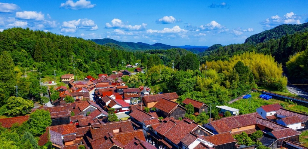 【山陽景點】【岡山景點】岡山秘境吹屋故鄉村｜紅銅色山村的百年風華，穿越時光的靜謐旅程