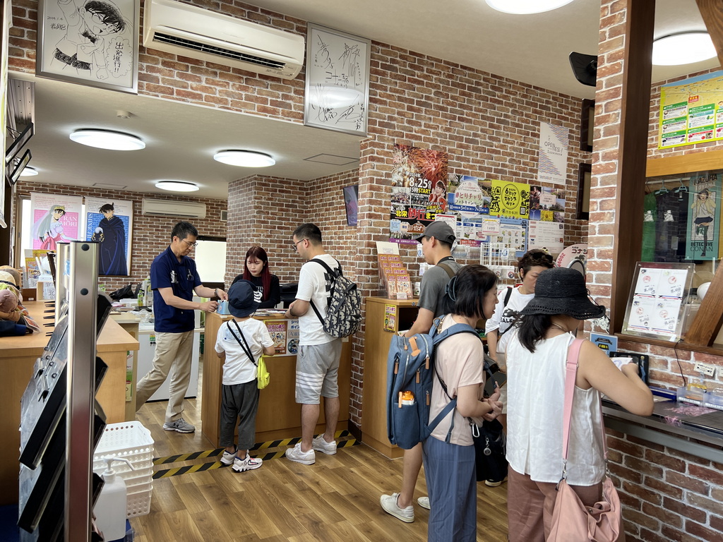 由良站內的觀光案內所也是紀念品賣店