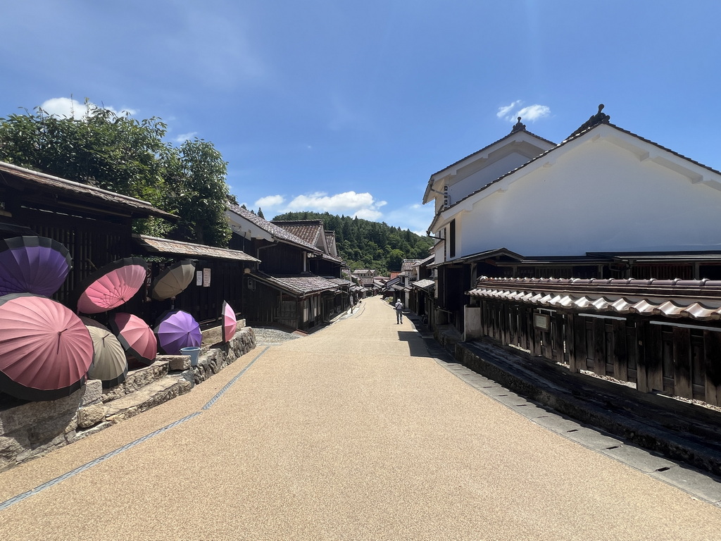 【山陽景點】【岡山景點】岡山秘境吹屋故鄉村｜紅銅色山村的百年風華，穿越時光的靜謐旅程